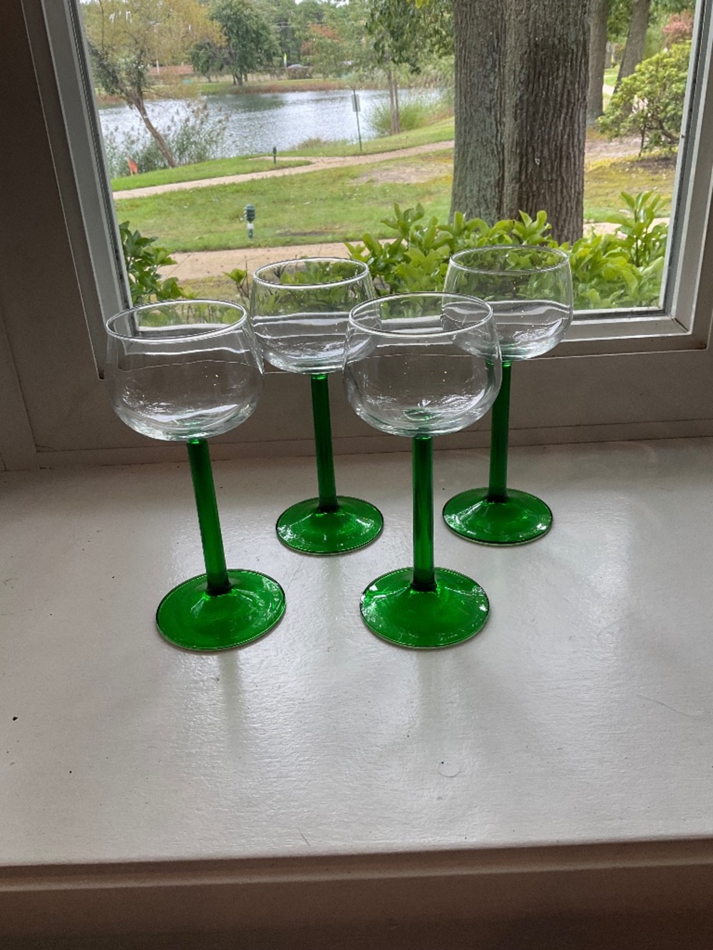 EUC Set 4 Vintage Luminarc France Emerald Green Stem Wine Coupe Glasses